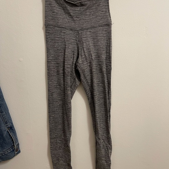 Grey TNA leggings - Picture 4 of 4